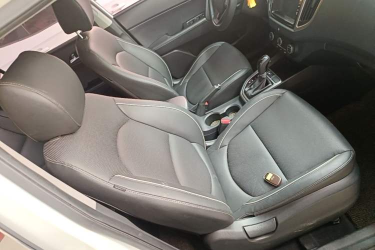 Used Hyundai ix25 2015 1.6L Automatic Two-Wheel Drive Smart GLS Trim Right Front Seat