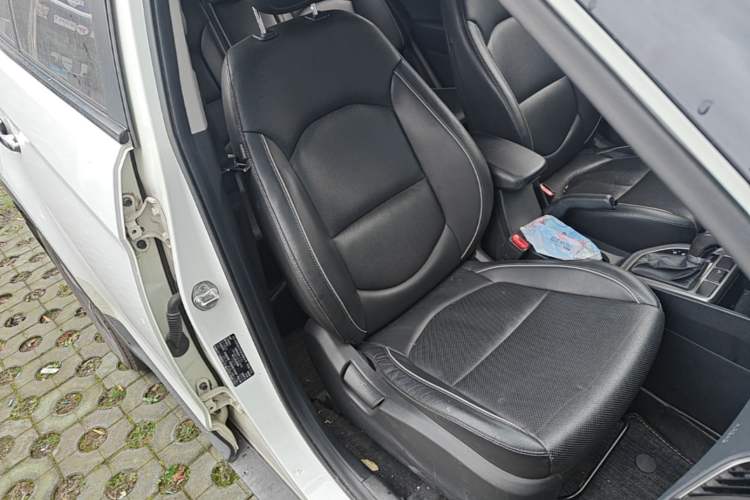 Used Hyundai ix25 2015 1.6L Automatic Two-Wheel Drive Smart GLS Trim Right Front Seat