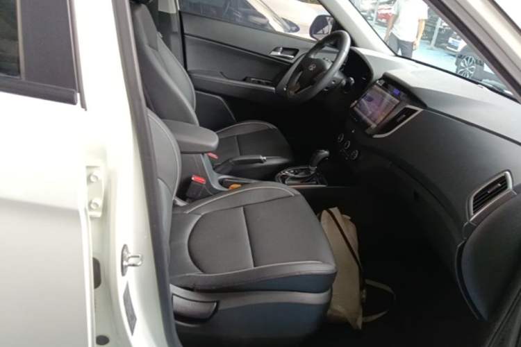 Used Hyundai ix25 2015 1.6L Automatic Two-Wheel Drive Smart GLS Trim Right Front Seat