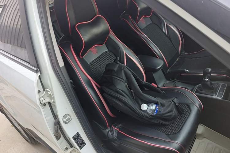 Used Hyundai ix25 2015 1.6L Manual Two-Wheel Drive Fashionable GS Model Right Front Seat
