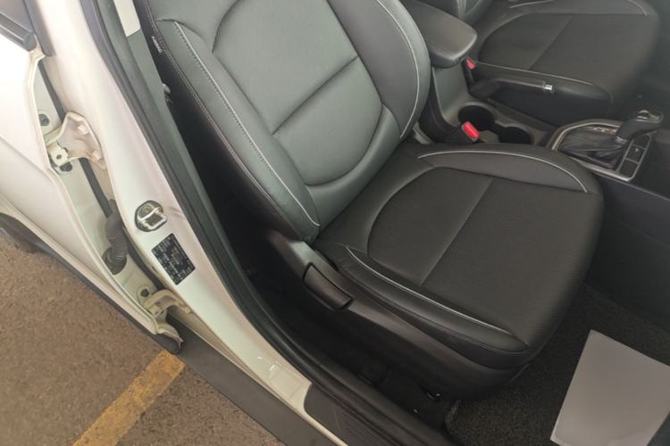 Used Hyundai ix25 2015 1.6L Automatic Two-Wheel Drive Smart GLS Trim Right Front Seat