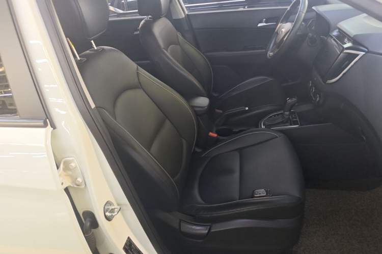 Used Hyundai ix25 2015 1.6L Automatic Two-Wheel Drive Smart GLS Trim Right Front Seat