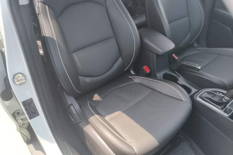Used Hyundai ix25 2015 1.6L Automatic Two-Wheel Drive Smart GLS Trim Right Front Seat