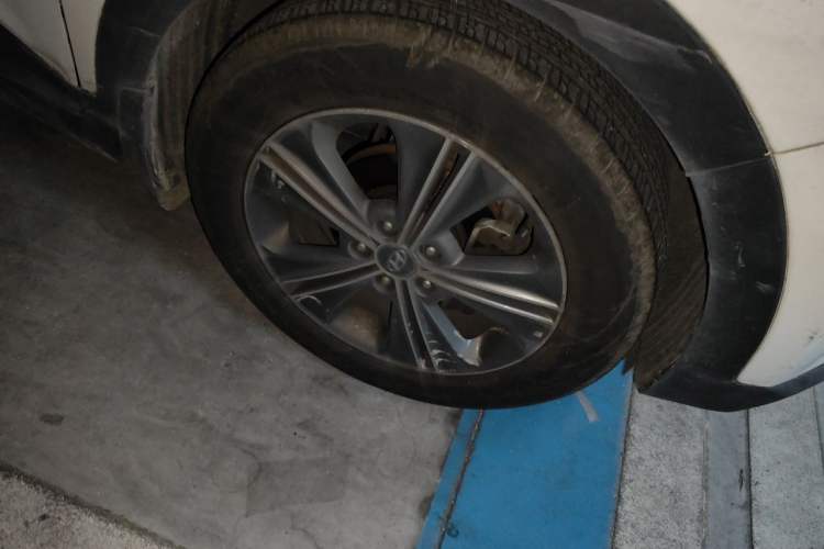 Used Hyundai ix25 2015 1.6L Automatic Two-Wheel Drive Smart GLS Trim Right Front Wheel Hub
