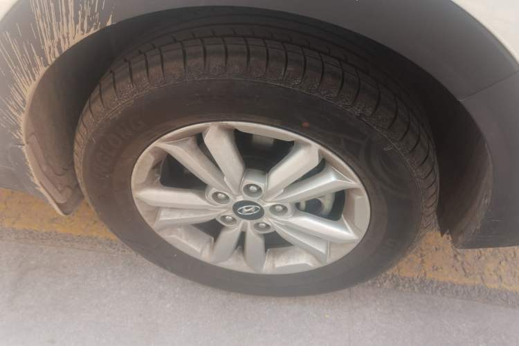 Used Hyundai ix25 2015 1.6L Manual Two-Wheel Drive Fashionable GS Model Right Front Wheel Hub