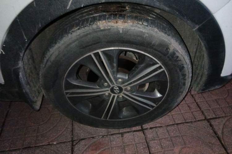 Used Hyundai ix25 2015 1.6L Automatic Two-Wheel Drive Smart GLS Trim Right Front Wheel Hub