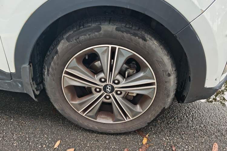 Used Hyundai ix25 2015 1.6L Automatic Two-Wheel-Drive Deluxe DLX Model Right Front Wheel Hub