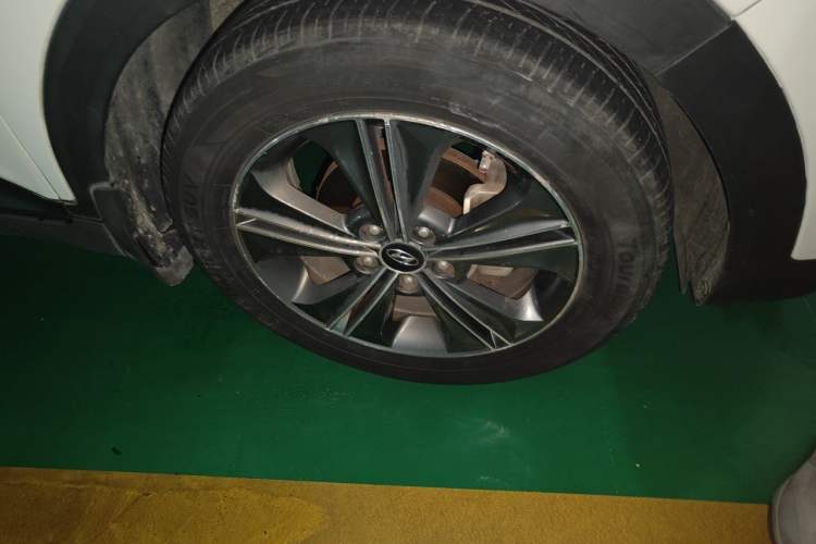 Used Hyundai ix25 2015 1.6L Automatic Two-Wheel Drive Smart GLS Trim Right Front Wheel Hub