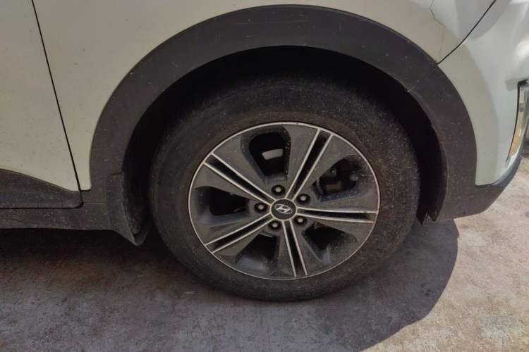 Used Hyundai ix25 2015 1.6L Automatic Two-Wheel Drive Smart GLS Trim Right Front Wheel Hub