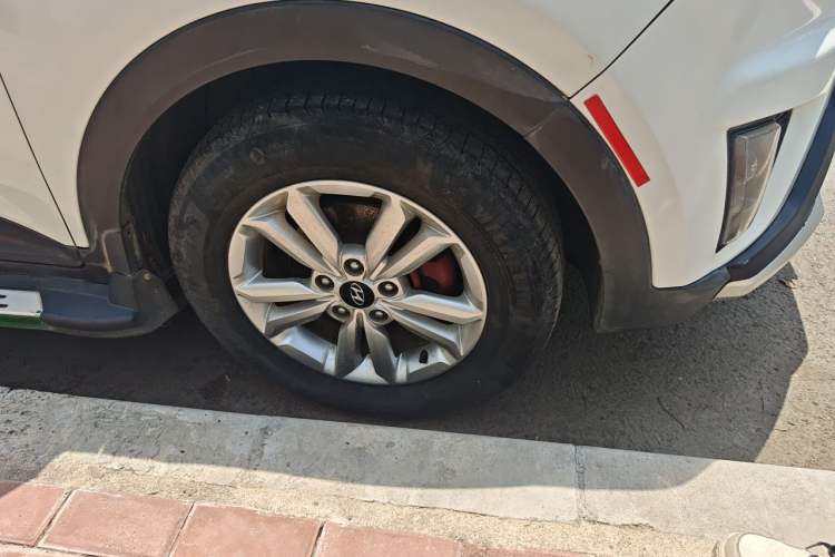 Used Hyundai ix25 2015 1.6L Automatic Two-Wheel Drive Fashionable GS Model Right Front Wheel Hub