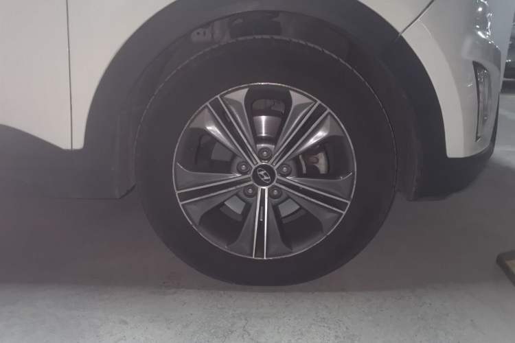 Used Hyundai ix25 2015 2.0L Automatic Two-Wheel Drive Intelligent GLS Right Front Wheel Hub