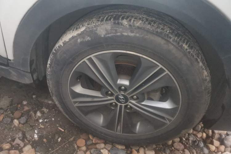 Used Hyundai ix25 2015 1.6L Automatic Two-Wheel Drive Smart GLS Trim Right Front Wheel Hub