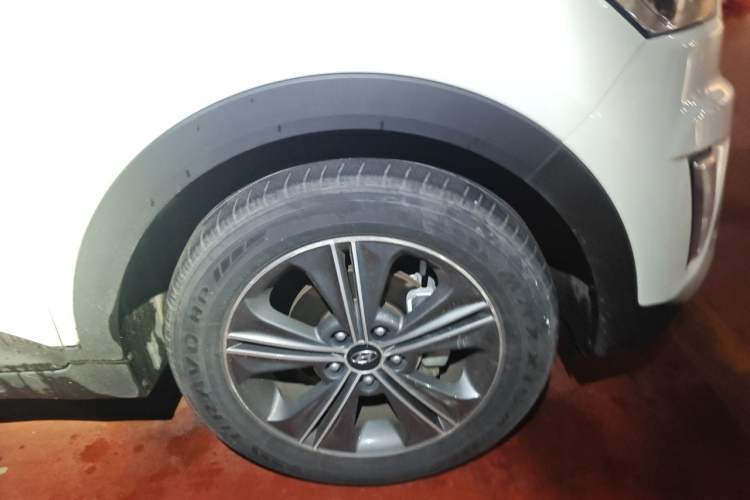 Used Hyundai ix25 2015 1.6L Automatic Two-Wheel Drive Smart GLS Trim Right Front Wheel Hub