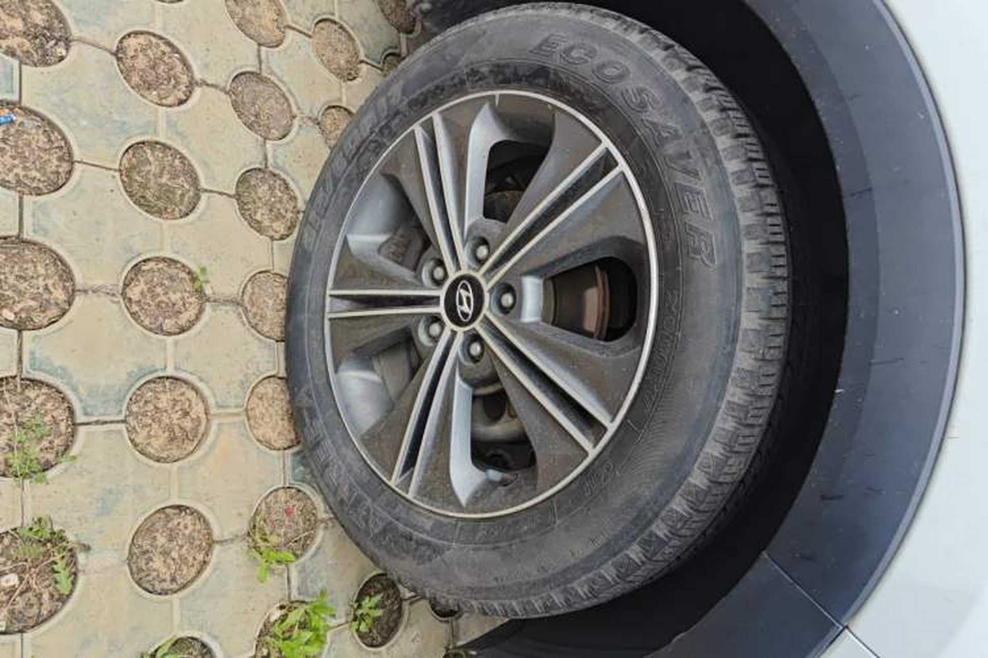 Used Hyundai ix25 2015 1.6L Automatic Two-Wheel-Drive Deluxe DLX Model Right Front Wheel Hub