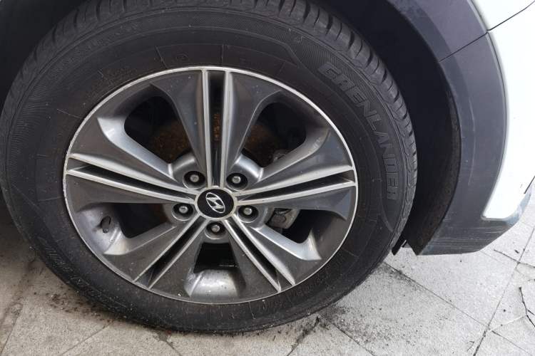 Used Hyundai ix25 2015 1.6L Automatic Two-Wheel Drive Smart GLS Trim Right Front Wheel Hub