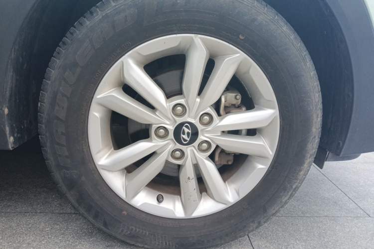 Used Hyundai ix25 2015 1.6L Manual Two-Wheel Drive Fashionable GS Model Right Front Wheel Hub
