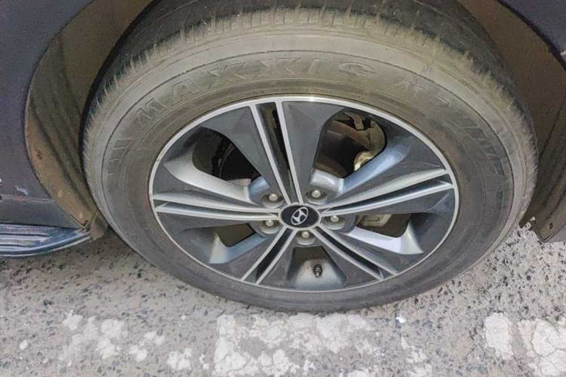 Used Hyundai ix25 2015 1.6L Automatic Two-Wheel Drive Smart GLS Trim Right Front Wheel Hub