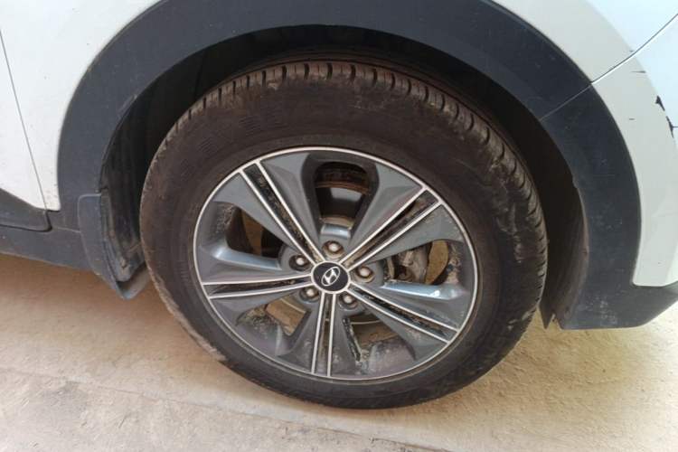 Used Hyundai ix25 2015 1.6L Automatic Two-Wheel Drive Smart GLS Trim Right Front Wheel Hub