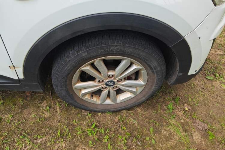 Used Hyundai ix25 2015 1.6L Manual Two-Wheel Drive Fashionable GS Model Right Front Wheel Hub