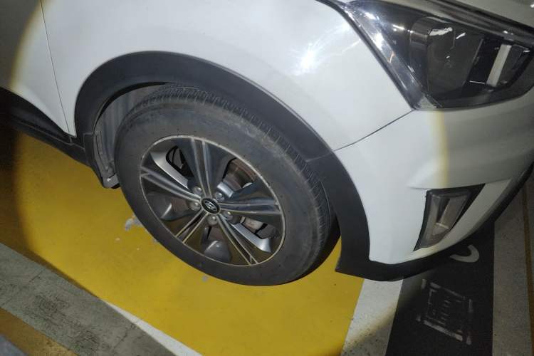 Used Hyundai ix25 2015 1.6L Automatic Two-Wheel Drive Smart GLS Trim Right Front Wheel Hub