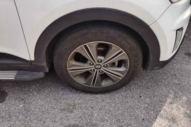 Used Hyundai ix25 2015 1.6L Automatic Two-Wheel Drive Smart GLS Trim Right Front Wheel Hub