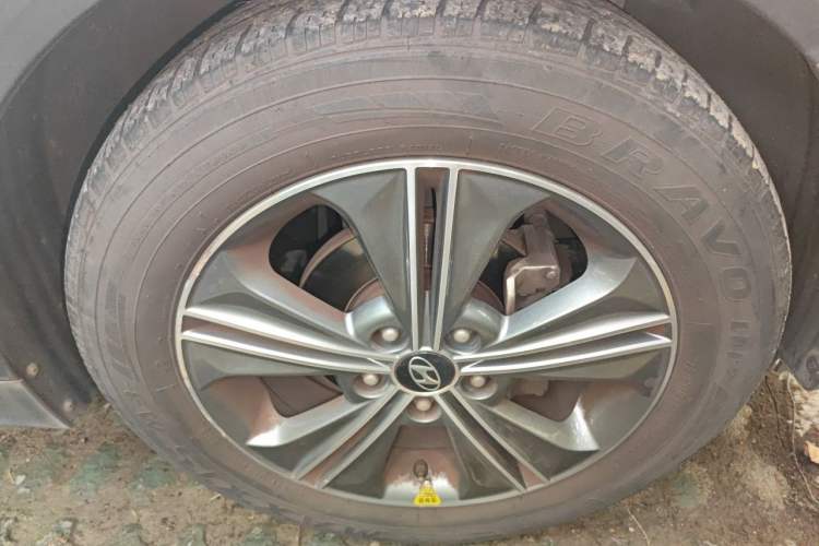 Used Hyundai ix25 2015 1.6L Automatic Two-Wheel Drive Smart GLS Trim Right Front Wheel Hub