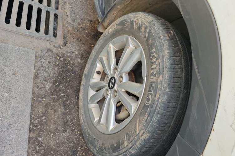 Used Hyundai ix25 2015 1.6L Manual Two-Wheel Drive Fashionable GS Model Right Front Wheel Hub