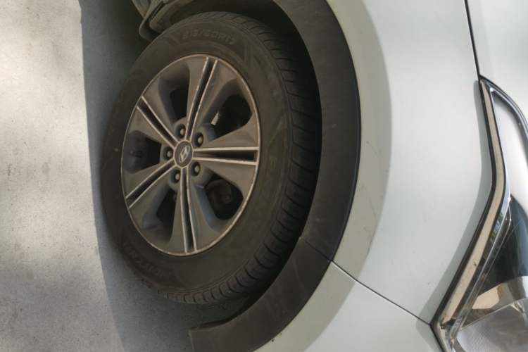 Used Hyundai ix25 2015 1.6L Automatic Two-Wheel Drive Smart GLS Trim Right Front Wheel Hub