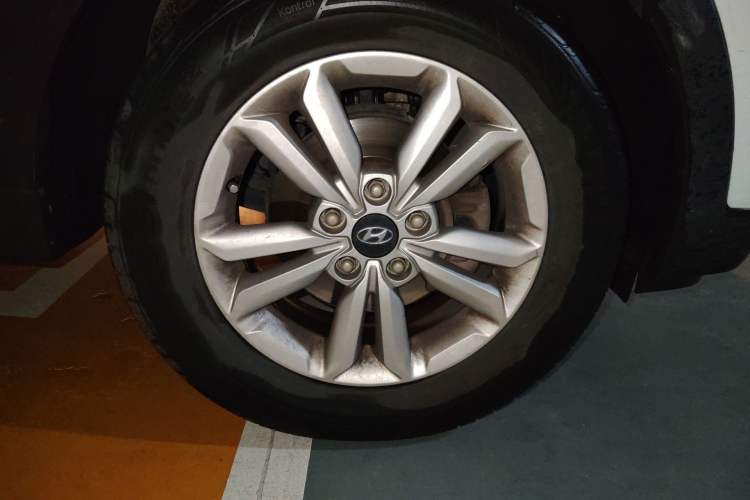 Used Hyundai ix25 2015 1.6L Manual Two-Wheel Drive Fashionable GS Model Right Front Wheel Hub