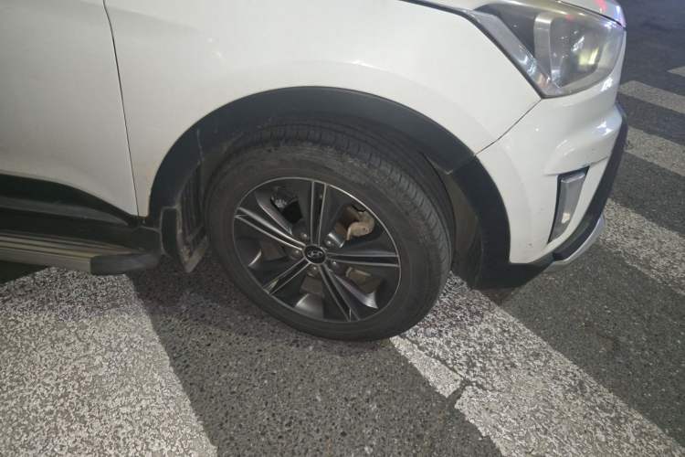 Used Hyundai ix25 2015 1.6L Automatic Two-Wheel Drive Smart GLS Trim Right Front Wheel Hub