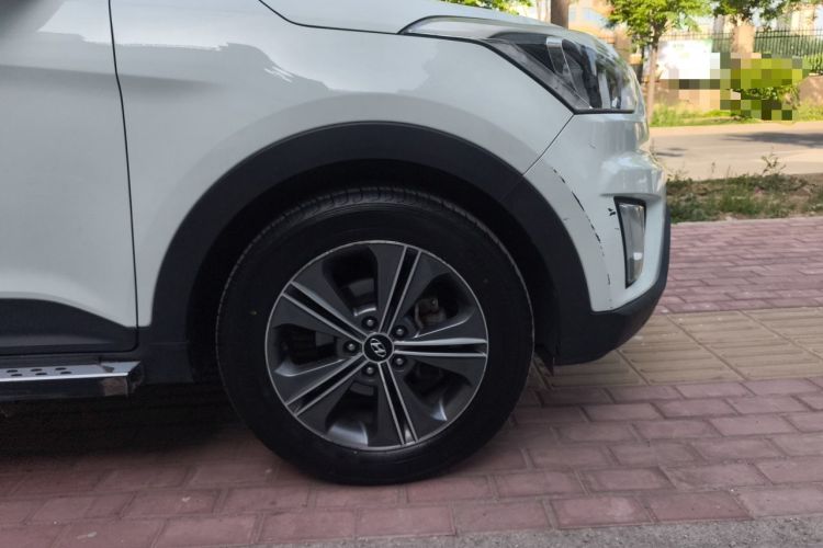 Used Hyundai ix25 2015 1.6L Automatic Two-Wheel Drive Smart GLS Trim Right Front Wheel Hub