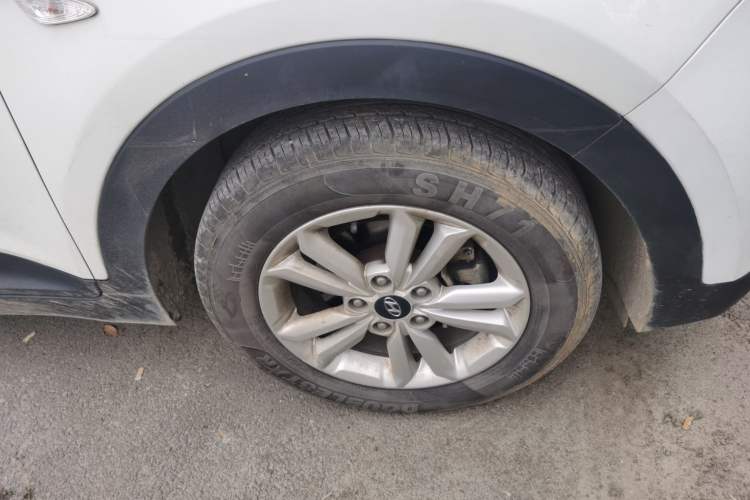 Used Hyundai ix25 2015 1.6L Manual Two-Wheel Drive Fashionable GS Model Right Front Wheel Hub
