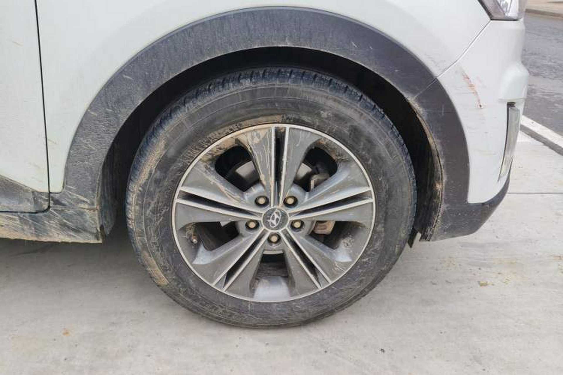 Used Hyundai ix25 2015 1.6L Automatic Two-Wheel Drive Smart GLS Trim Right Front Wheel Hub