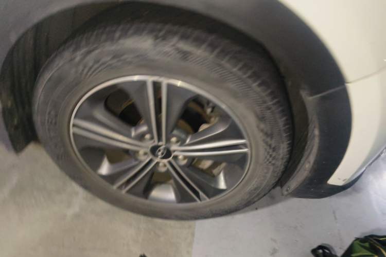 Used Hyundai ix25 2015 1.6L Automatic Two-Wheel Drive Smart GLS Trim Right Front Wheel Hub