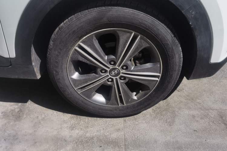 Used Hyundai ix25 2015 1.6L Automatic Two-Wheel Drive Smart GLS Trim Right Front Wheel Hub
