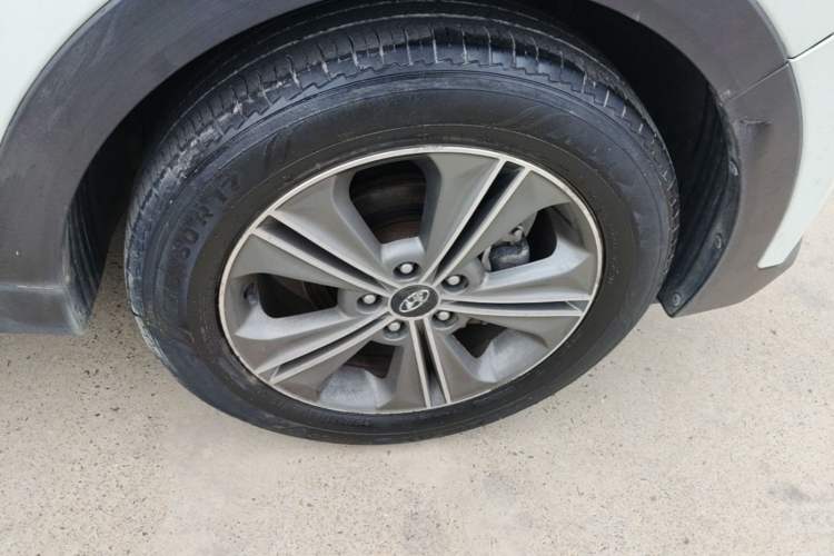 Used Hyundai ix25 2015 1.6L Automatic Two-Wheel Drive Smart GLS Trim Right Front Wheel Hub