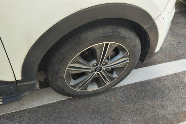 Used Hyundai ix25 2015 1.6L Automatic Two-Wheel Drive Smart GLS Trim Right Front Wheel Hub