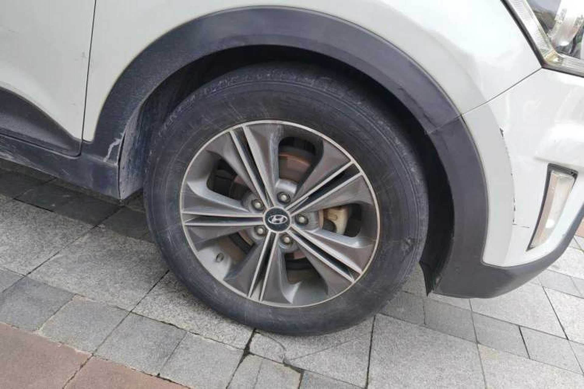 Used Hyundai ix25 2015 1.6L Automatic Two-Wheel-Drive Deluxe DLX Model Right Front Wheel Hub