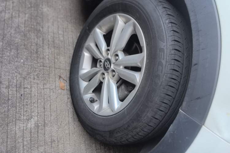 Used Hyundai ix25 2015 1.6L Manual Two-Wheel Drive Fashionable GS Model Right Front Wheel Hub