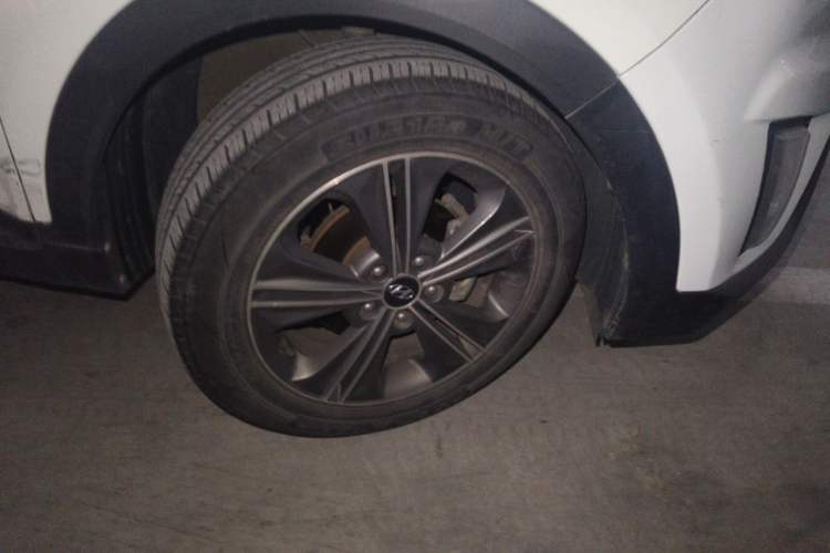 Used Hyundai ix25 2015 1.6L Automatic Two-Wheel Drive Smart GLS Trim Right Front Wheel Hub