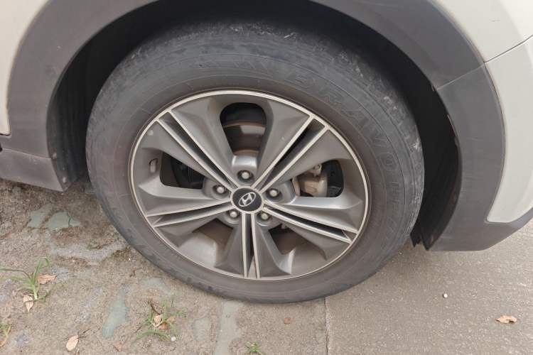 Used Hyundai ix25 2015 1.6L Automatic Two-Wheel Drive Smart GLS Trim Right Front Wheel Hub