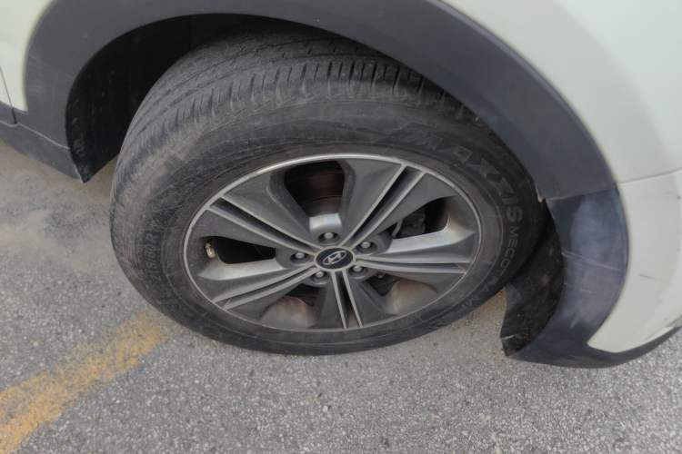 Used Hyundai ix25 2015 1.6L Automatic Two-Wheel Drive Smart GLS Trim Right Front Wheel Hub