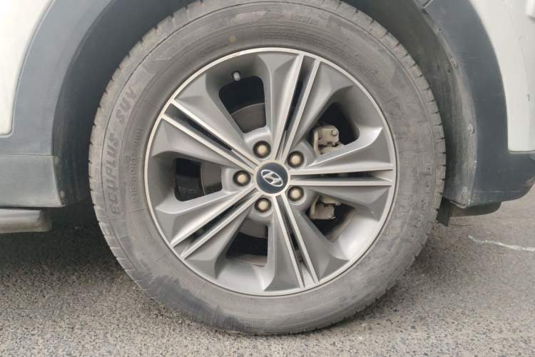 Used Hyundai ix25 2015 1.6L Automatic Two-Wheel Drive Smart GLS Trim Right Front Wheel Hub
