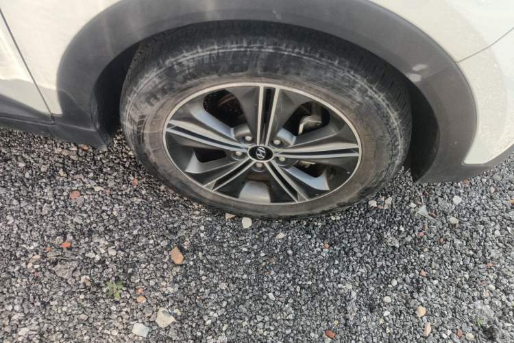 Used Hyundai ix25 2015 1.6L Automatic Two-Wheel-Drive Deluxe DLX Model Right Front Wheel Hub