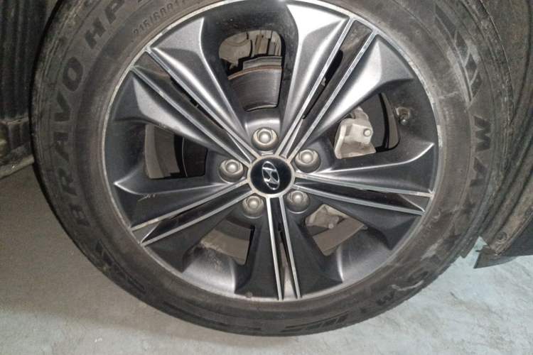 Used Hyundai ix25 2015 1.6L Automatic Two-Wheel Drive Smart GLS Trim Right Front Wheel Hub