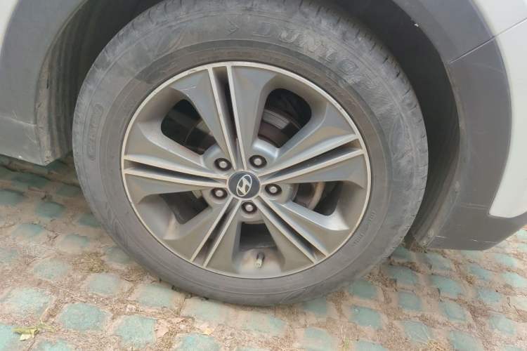 Used Hyundai ix25 2015 1.6L Automatic Two-Wheel Drive Smart GLS Trim Right Front Wheel Hub