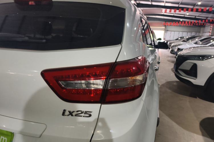 Used Hyundai ix25 2015 1.6L Automatic Two-Wheel-Drive Deluxe DLX Model Right Rear Taillight