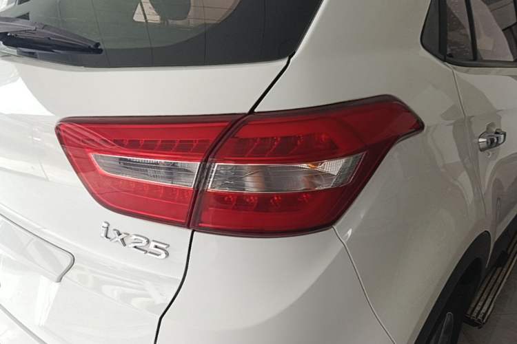 Used Hyundai ix25 2015 1.6L Automatic Two-Wheel-Drive Deluxe DLX Model Right Rear Taillight