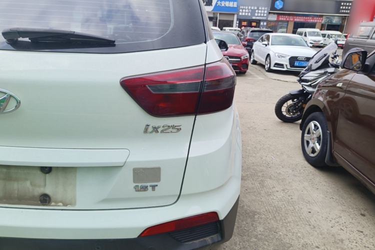 Used Hyundai ix25 2015 1.6L Automatic Two-Wheel Drive Smart GLS Trim Right Rear Taillight