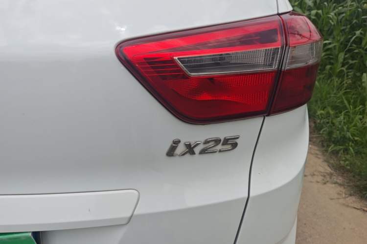Used Hyundai ix25 2015 1.6L Automatic Two-Wheel Drive Smart GLS Trim Right Rear Taillight